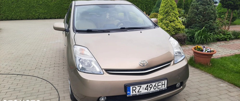 Toyota Prius cena 38500 przebieg: 87000, rok produkcji 2008 z Rzeszów małe 67